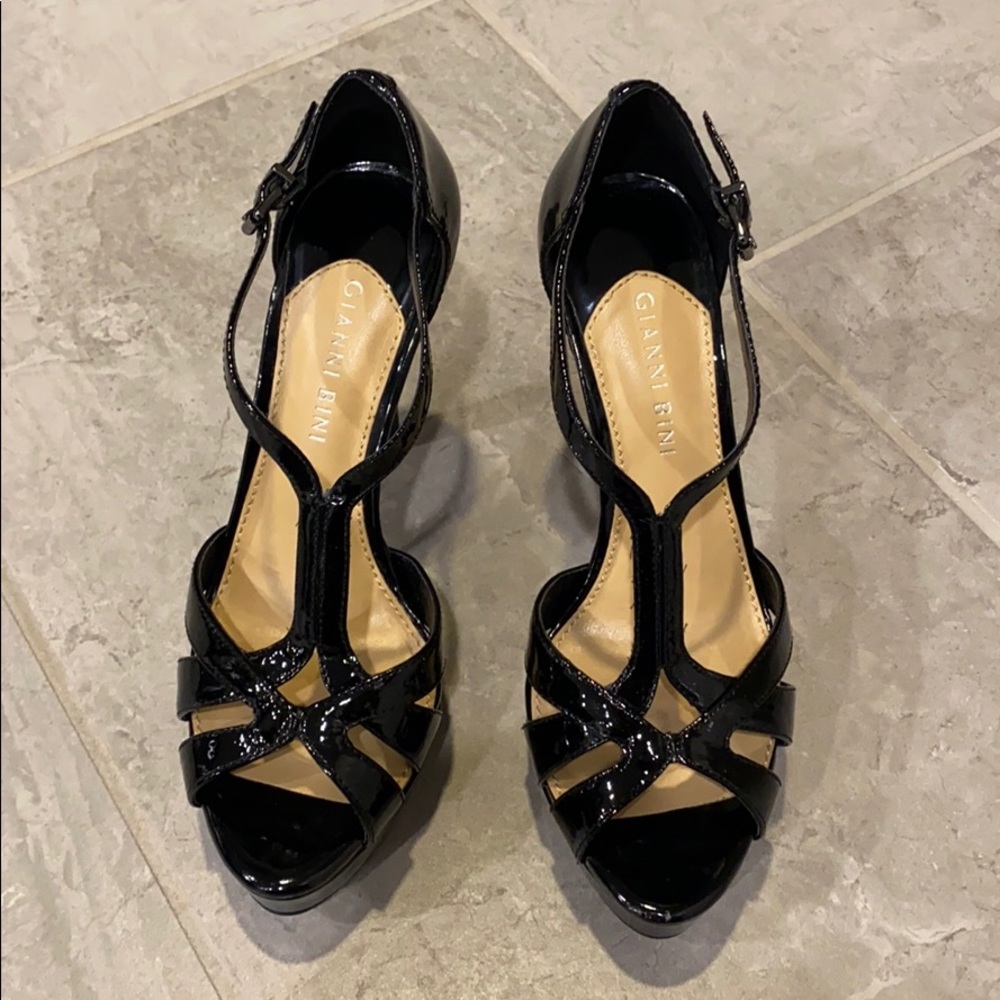 Gianni Bini black stilettos